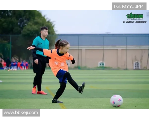 足球一百分的秘密:如何在比赛中提升你的技巧与战术意识 足球一百分的秘密:如何在比赛中提升你的技巧与战术意识