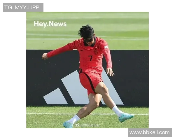 足球帝国的崛起与荣耀探秘:从草根到世界舞台的传奇之路 足球帝国的崛起与荣耀探秘:从草根到世界舞台的传奇之路